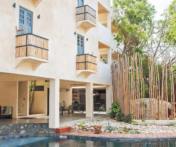 Botanica Hotel